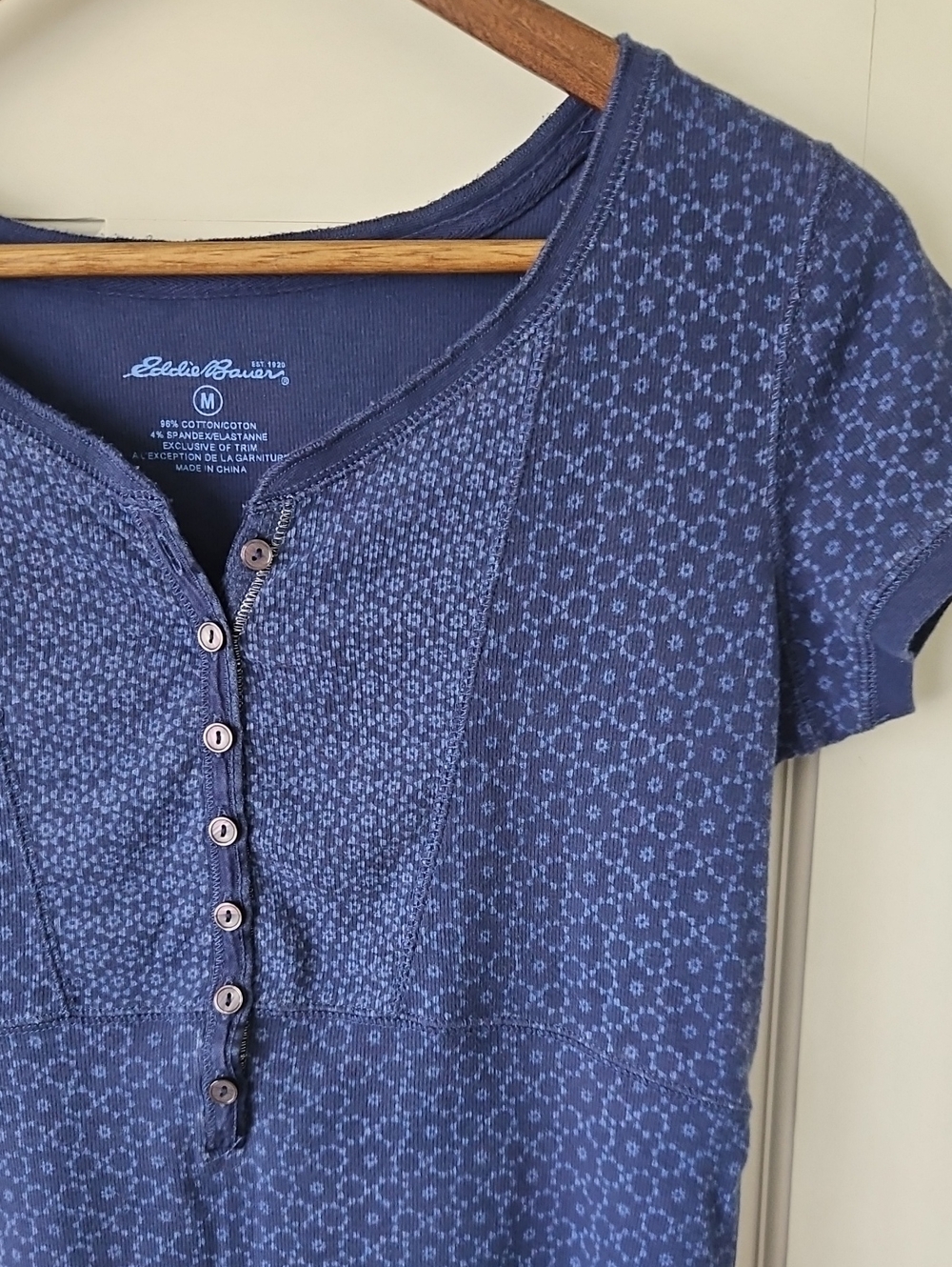 Eddie Bauer Navy Blue Short Sleeve Henley Tee Medium With Floral Print